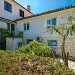 Nika 3 Mit Pool Und Whirlpool 400 By Interhome Apartmán Umag