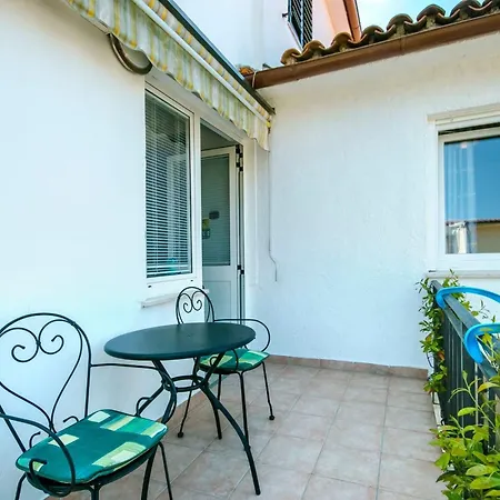 Nika 3 Mit Pool Und Whirlpool 400 By Interhome Apartmán