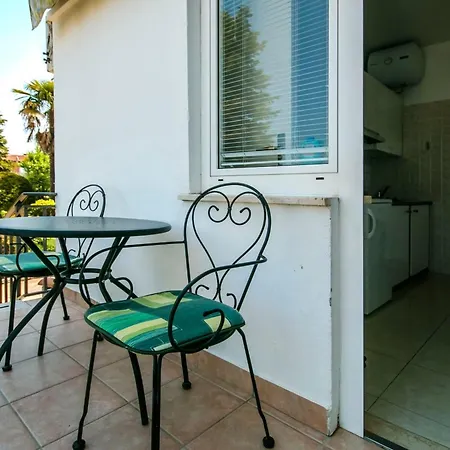 Nika 3 Mit Pool Und Whirlpool 400 By Interhome Apartmán *